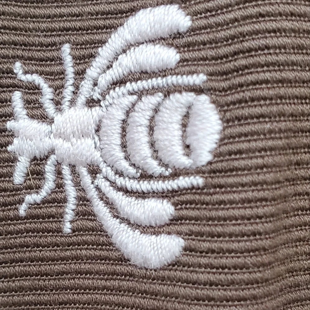 Restoration Hardware Baby&Child Brown Micro Ribbed Embroidered Bee Pillowcase